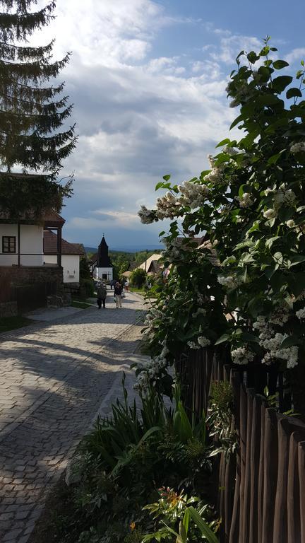 Kemences Porta Hotel Hollókő Buitenkant foto