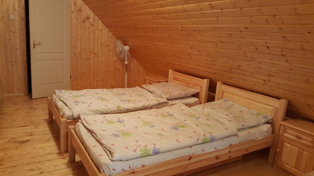 Kemences Porta Hotel Hollókő Buitenkant foto