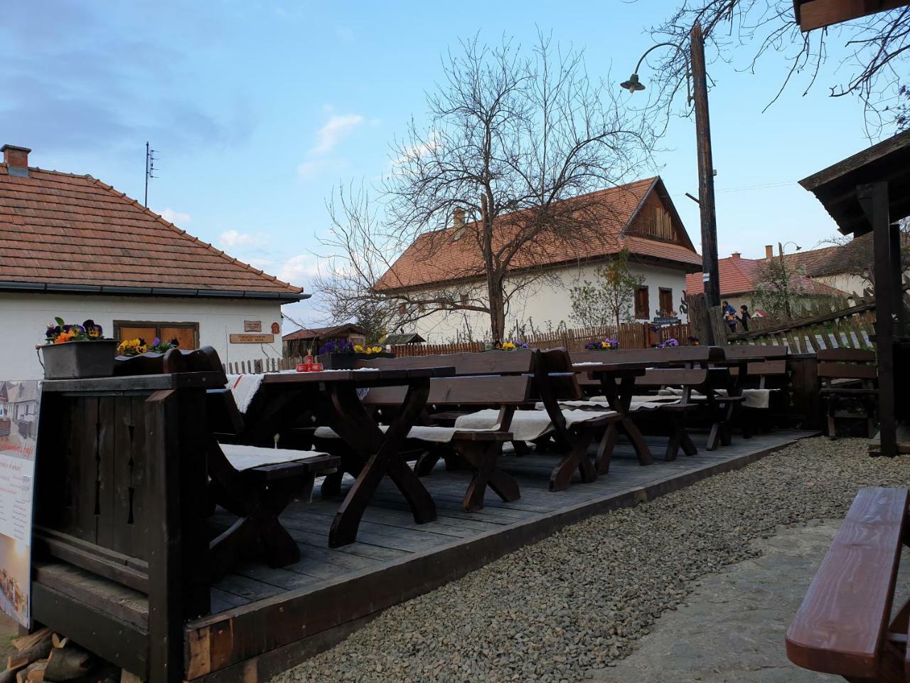 Kemences Porta Hotel Hollókő Buitenkant foto